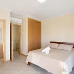 Family House White Dove Olhos de Agua (Albufeira)