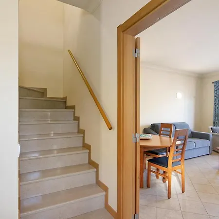 Family House White Dove 度假居