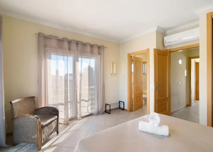 Tatil Evi Family House White Dove Olhos de Agua (Albufeira)