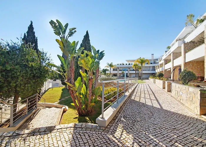 Family House White Dove Tatil Evi Olhos de Agua (Albufeira)