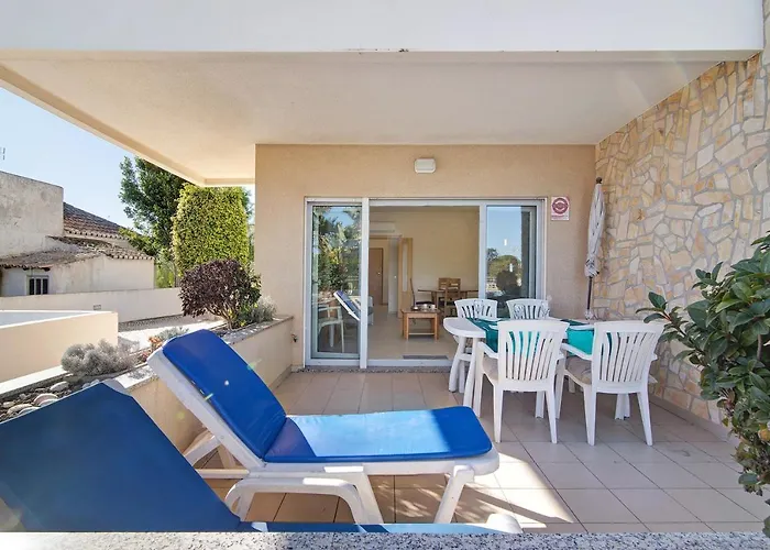 Tatil Evi Family House White Dove Olhos de Agua (Albufeira)