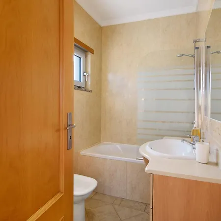 Hébergement de vacances Family House White Dove